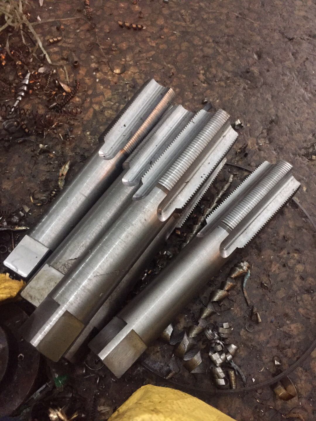 专业冷镦机配件,冲棒13676414000